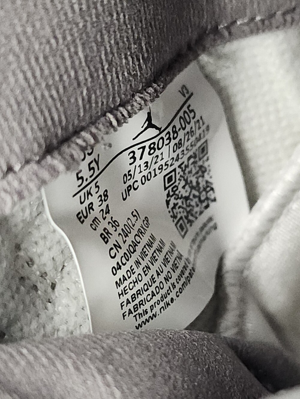 Nike Air Jordan 11 Retro 'Cool Grey' 2021, Youth 5.5 - Picture 10 of 11
